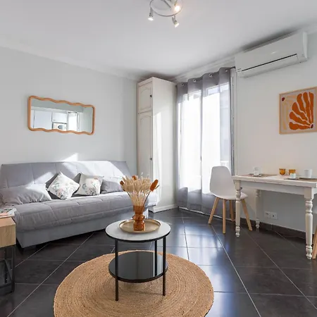 Daire Rue Hoche By Halldis *