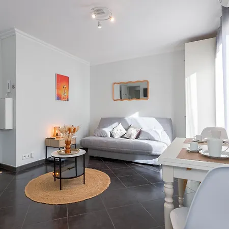 Rue Hoche By Halldis *